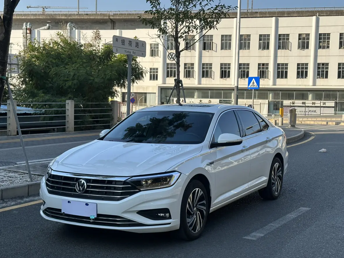 Volkswagen Sagitar  из Китая