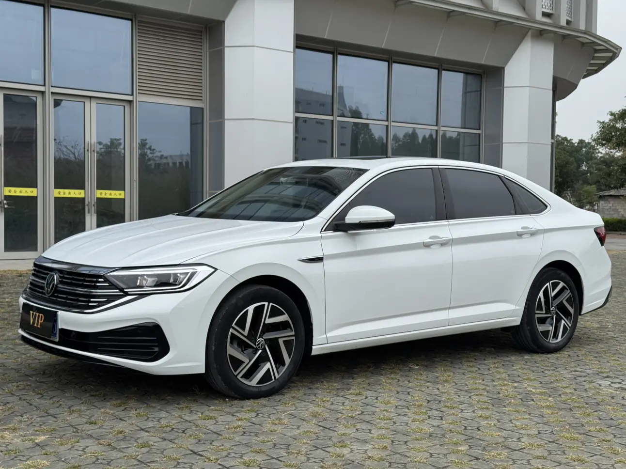 Volkswagen Sagitar  из Китая