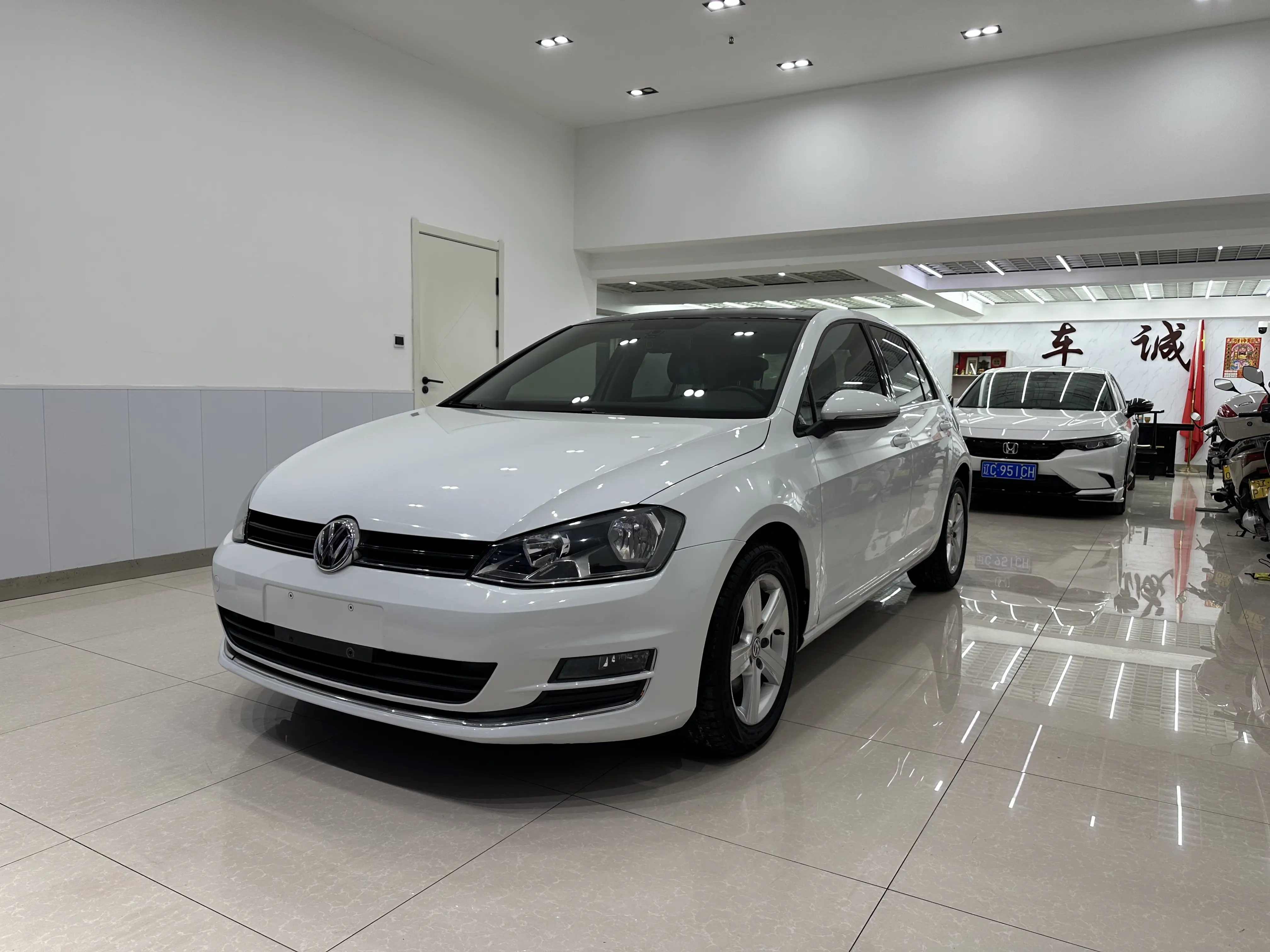 Volkswagen Golf  из Китая