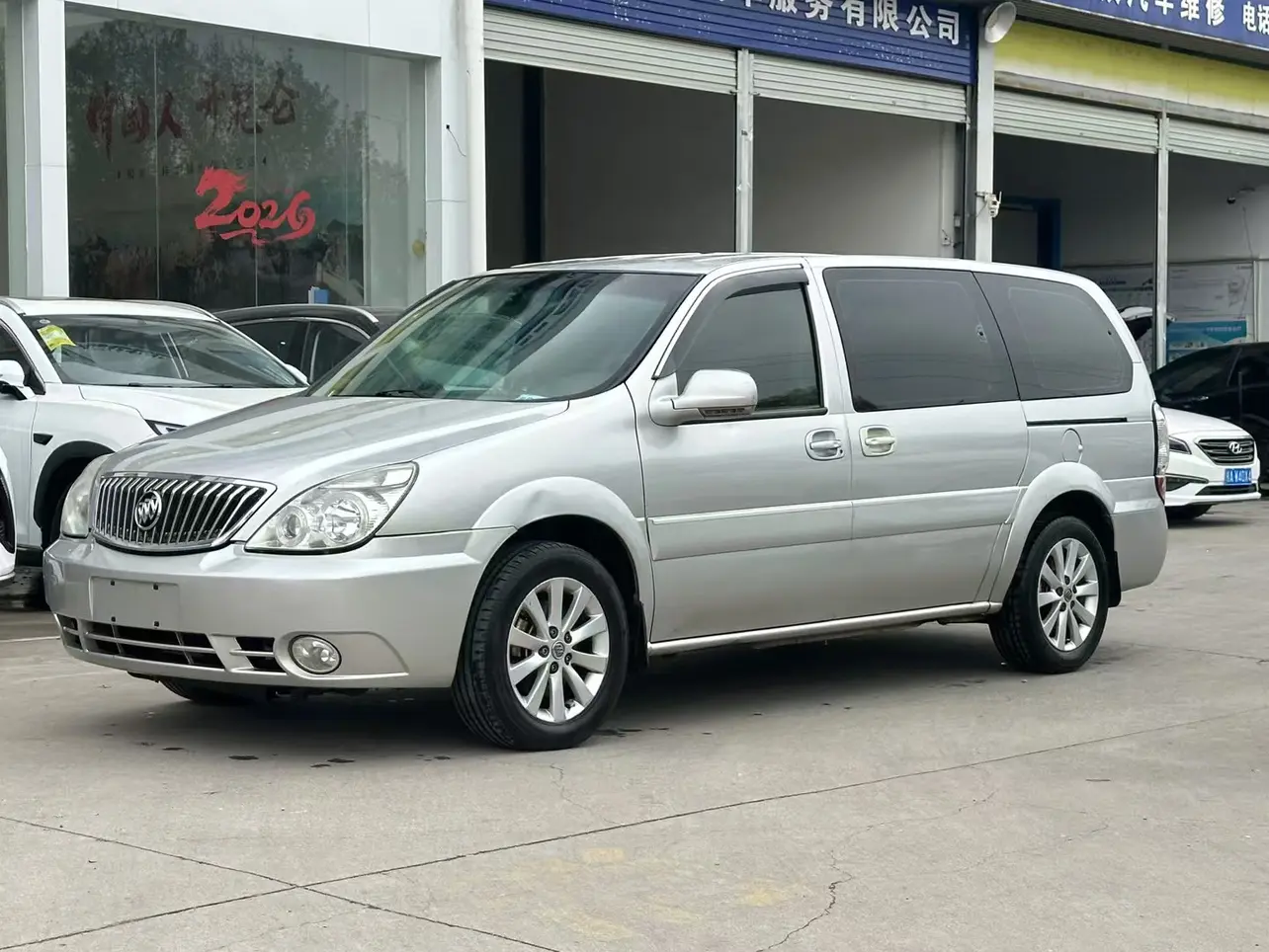 Buick GL8  из Китая