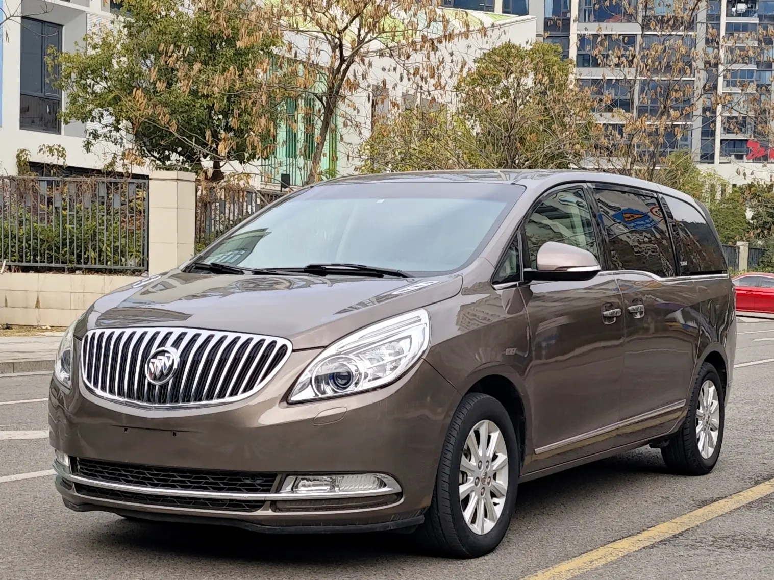 Buick GL8  из Китая