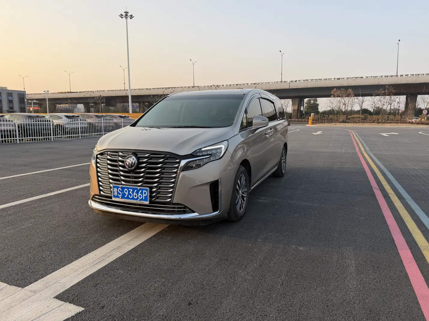 Buick GL8  из Китая