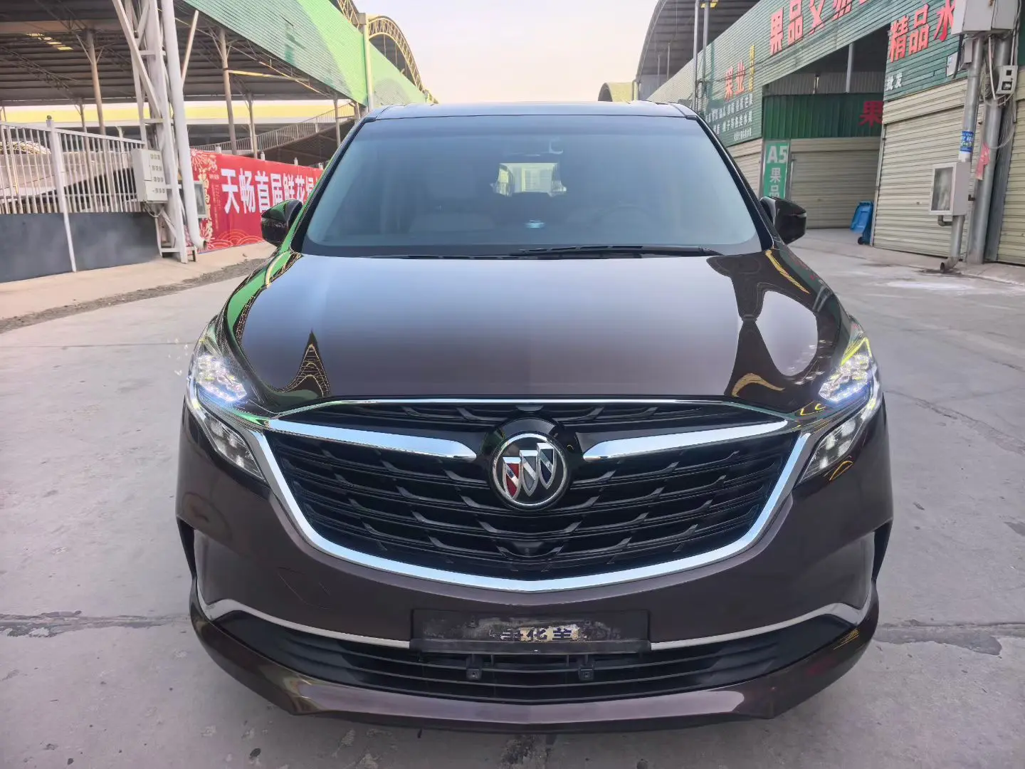 Buick GL8  из Китая
