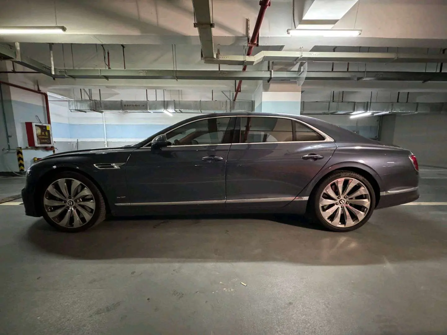 Bentley Galloping  из Китая