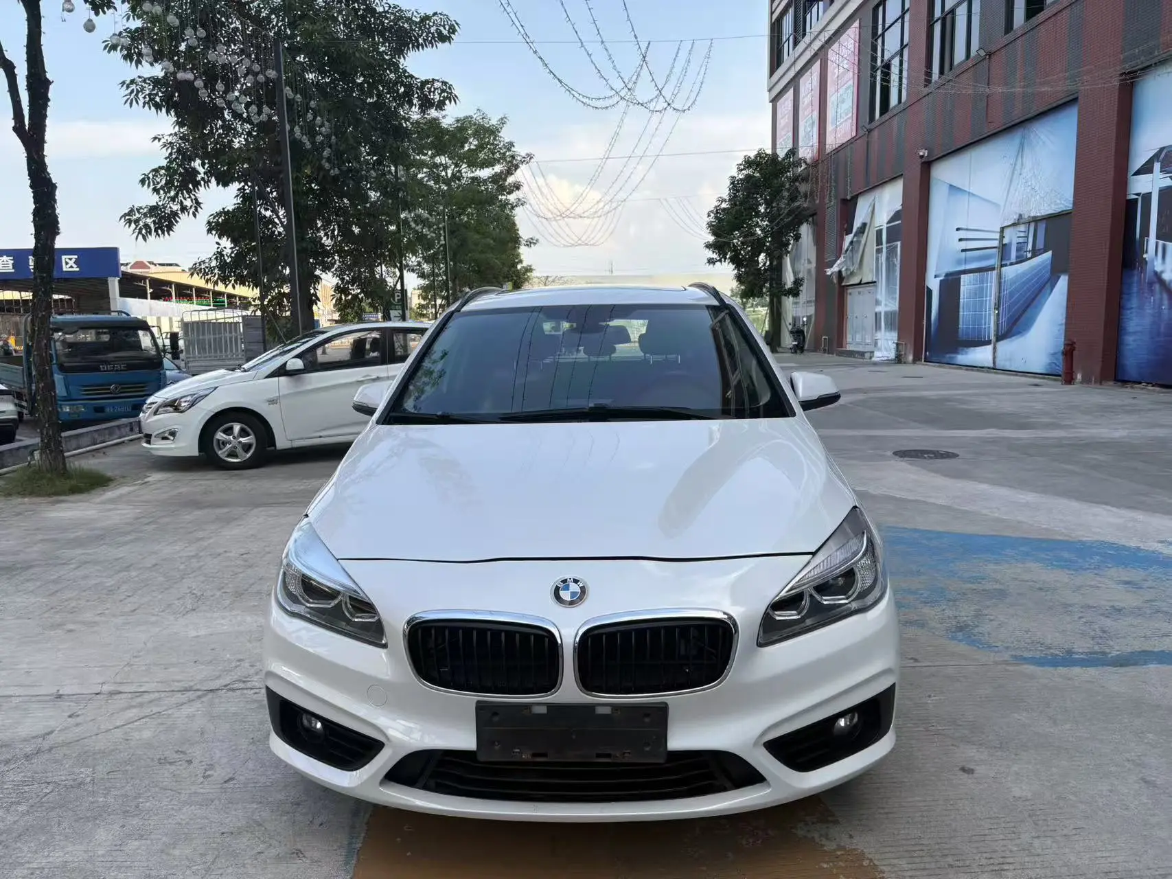 BMW 2 Series Active Tourer  из Китая