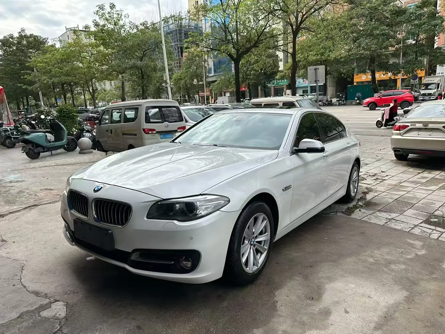 BMW 5 Series  из Китая