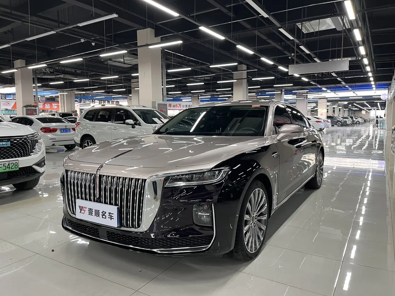 Hongqi H9  из Китая