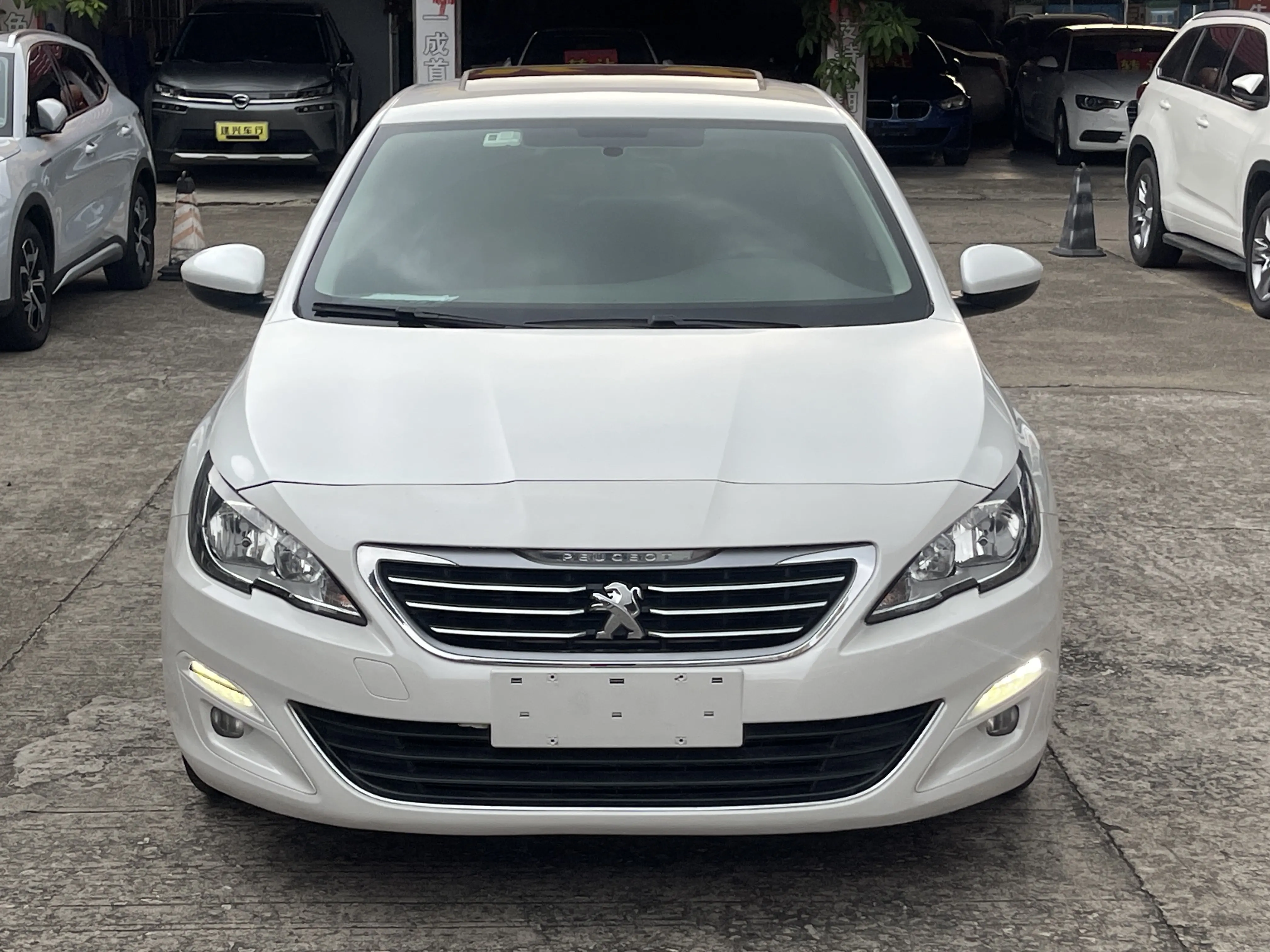 Peugeot 408  из Китая