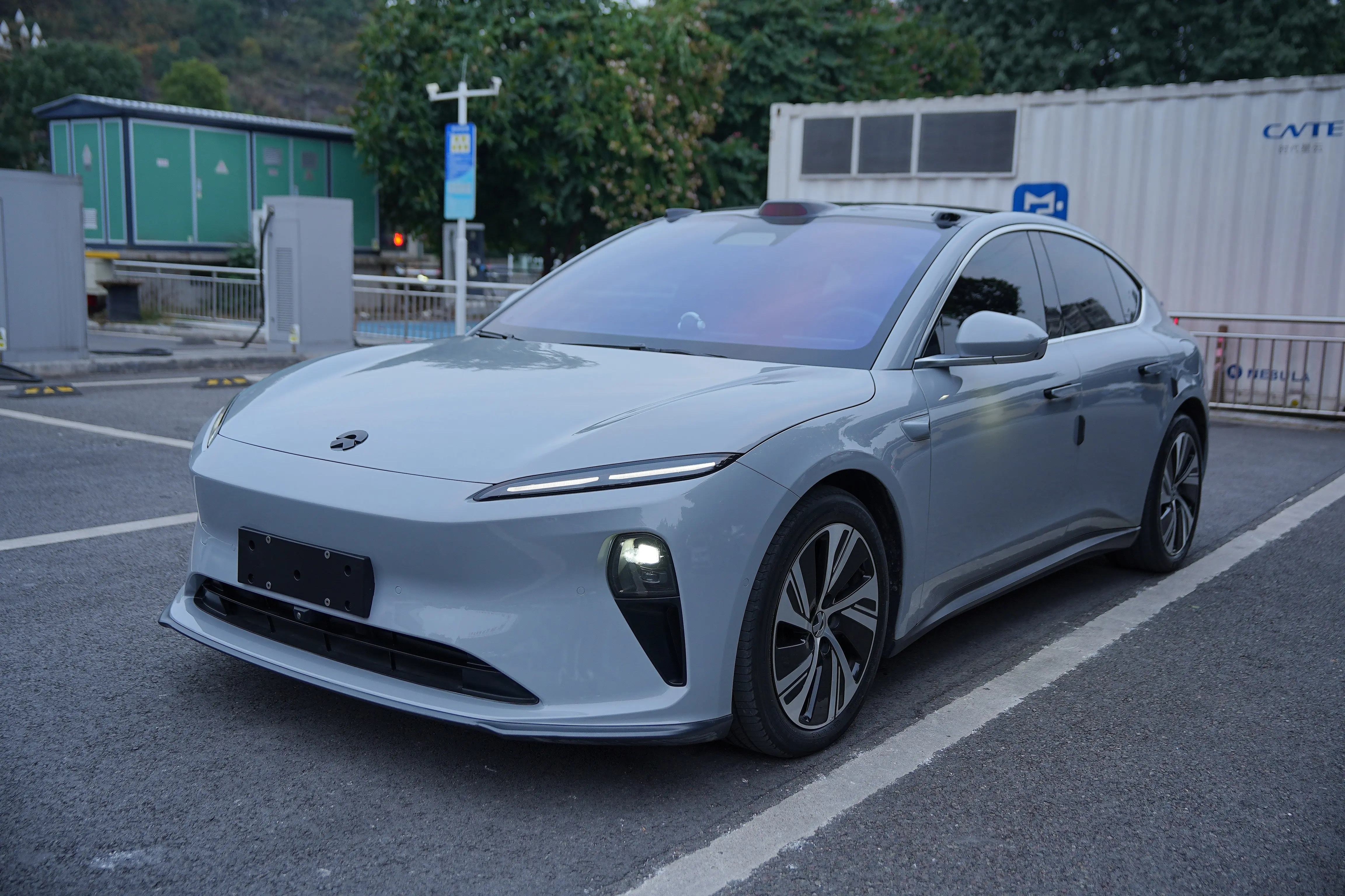 NIO ET5  из Китая