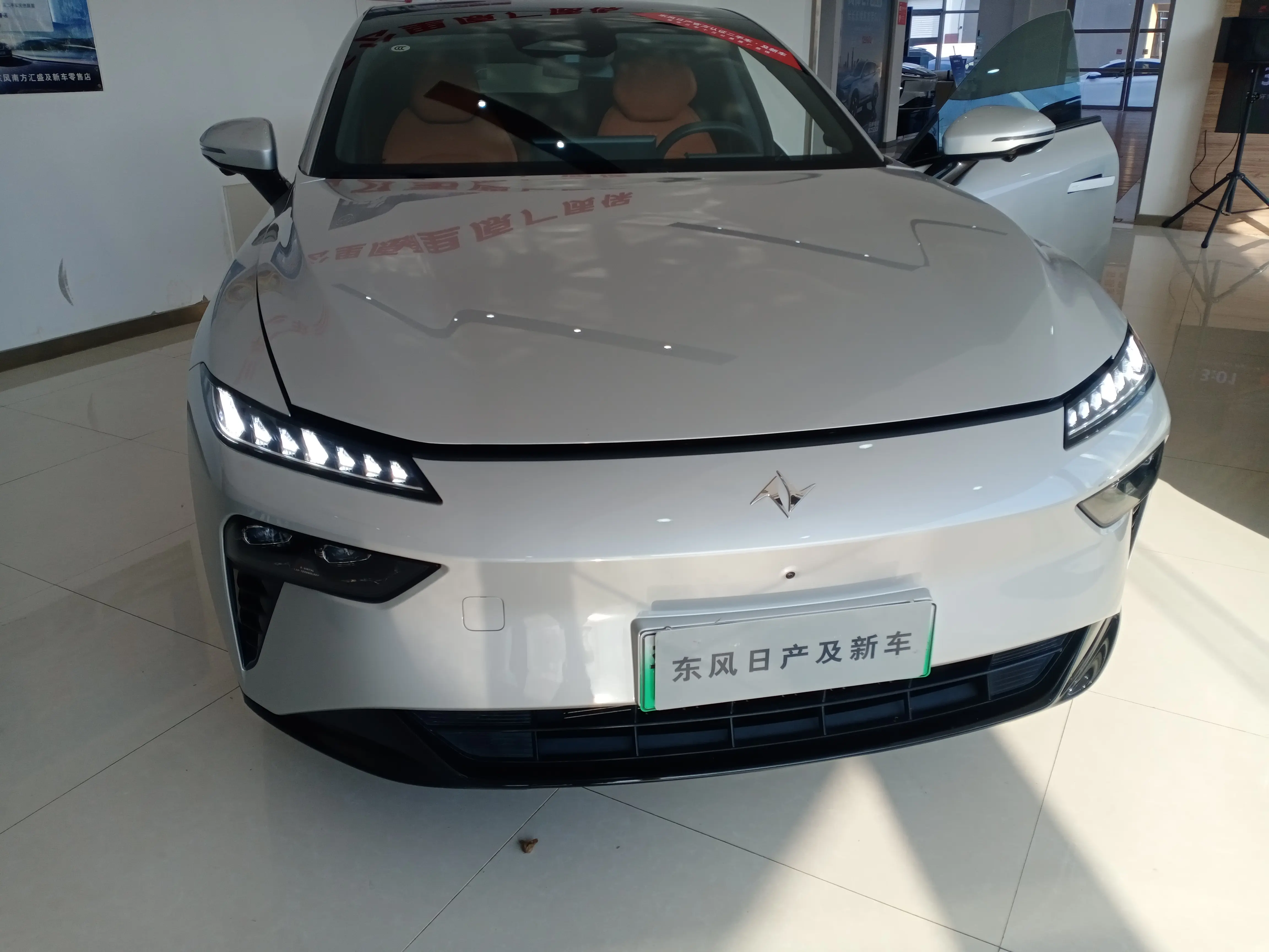 Dongfeng Eπ007  из Китая