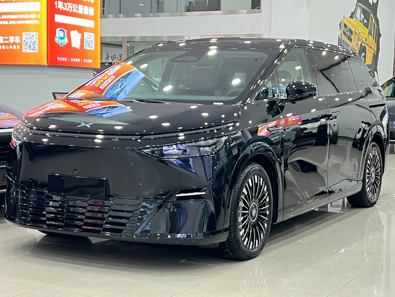 Xpeng X9  из Китая