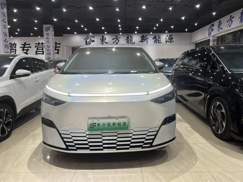 Xpeng X9  из Китая