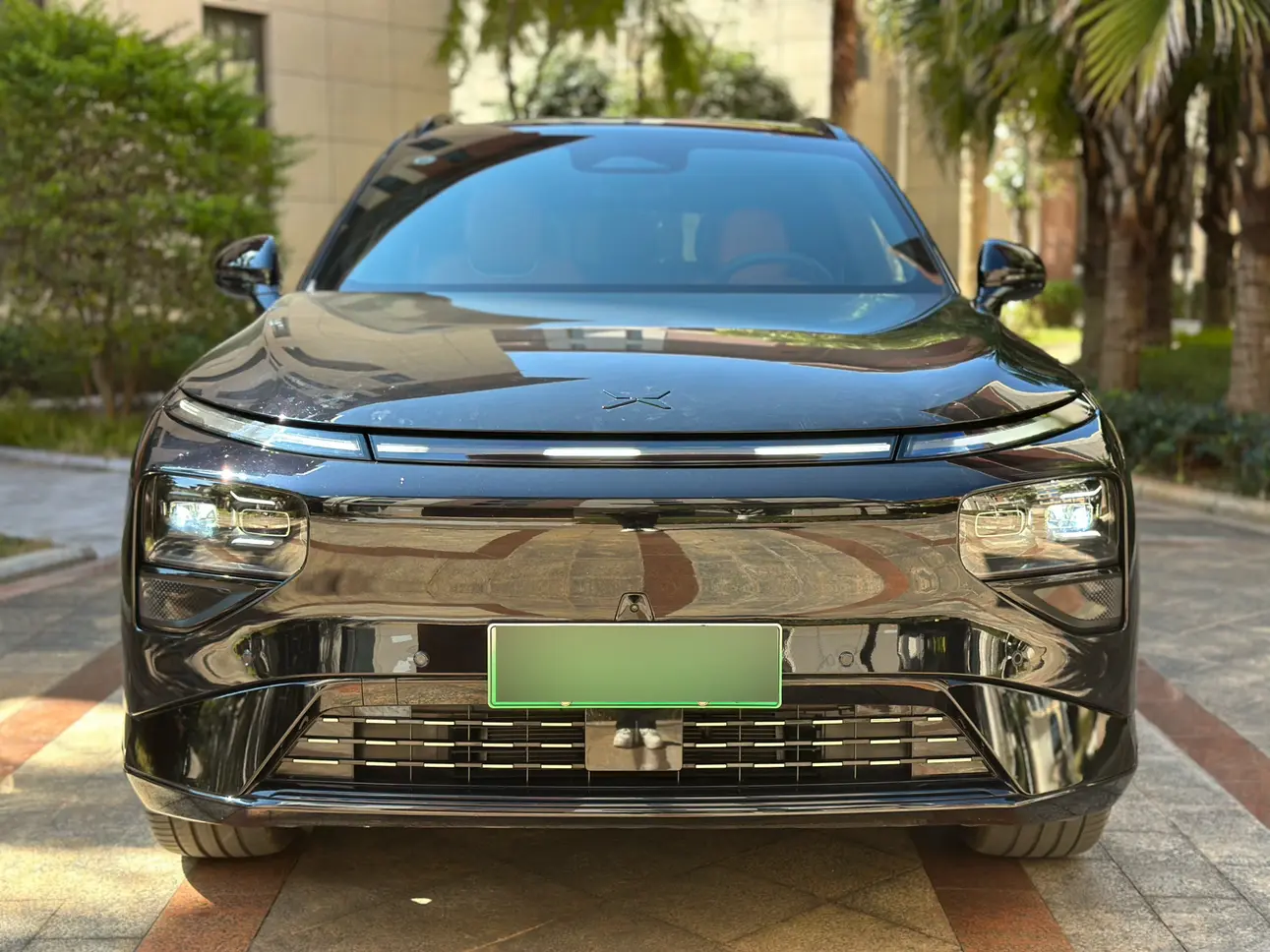 Xpeng G9  из Китая