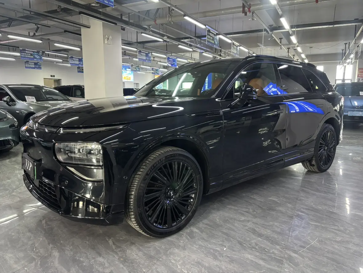 Xpeng G9  из Китая