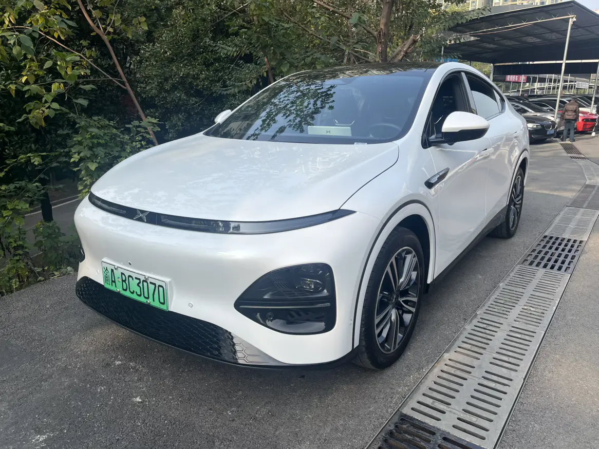 Xpeng G6  из Китая