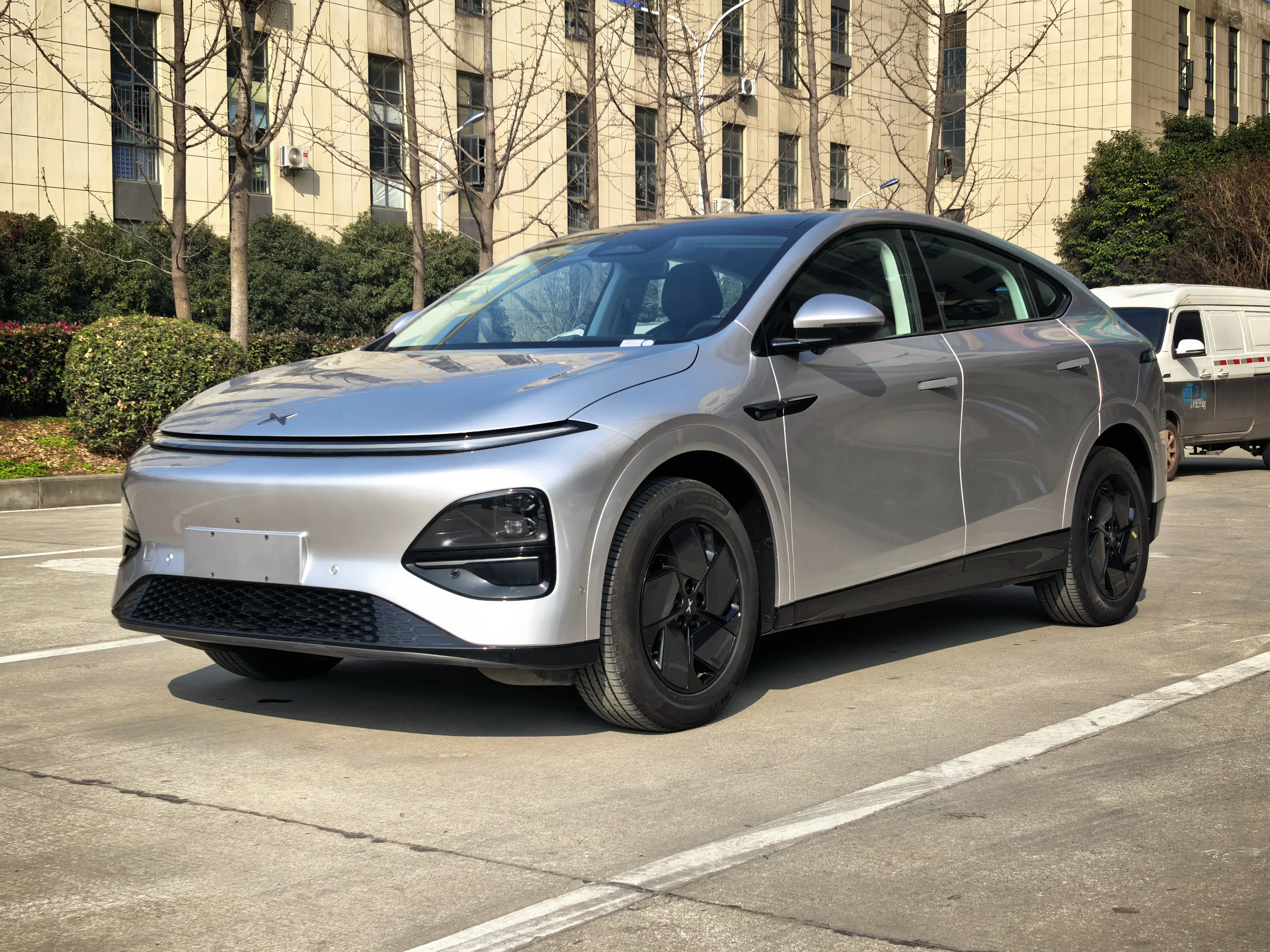 Xpeng G6  из Китая