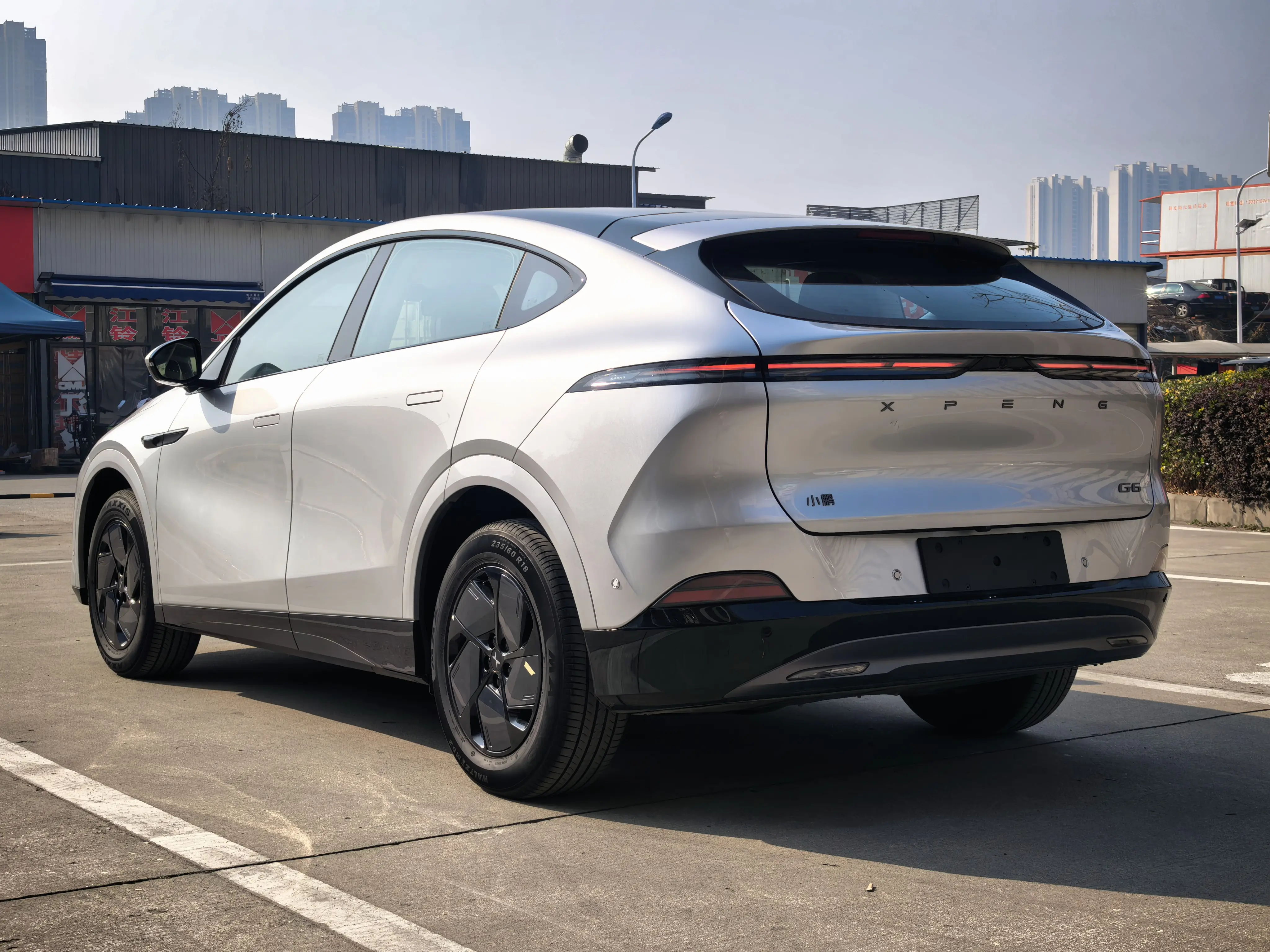 Xpeng G6  из Китая