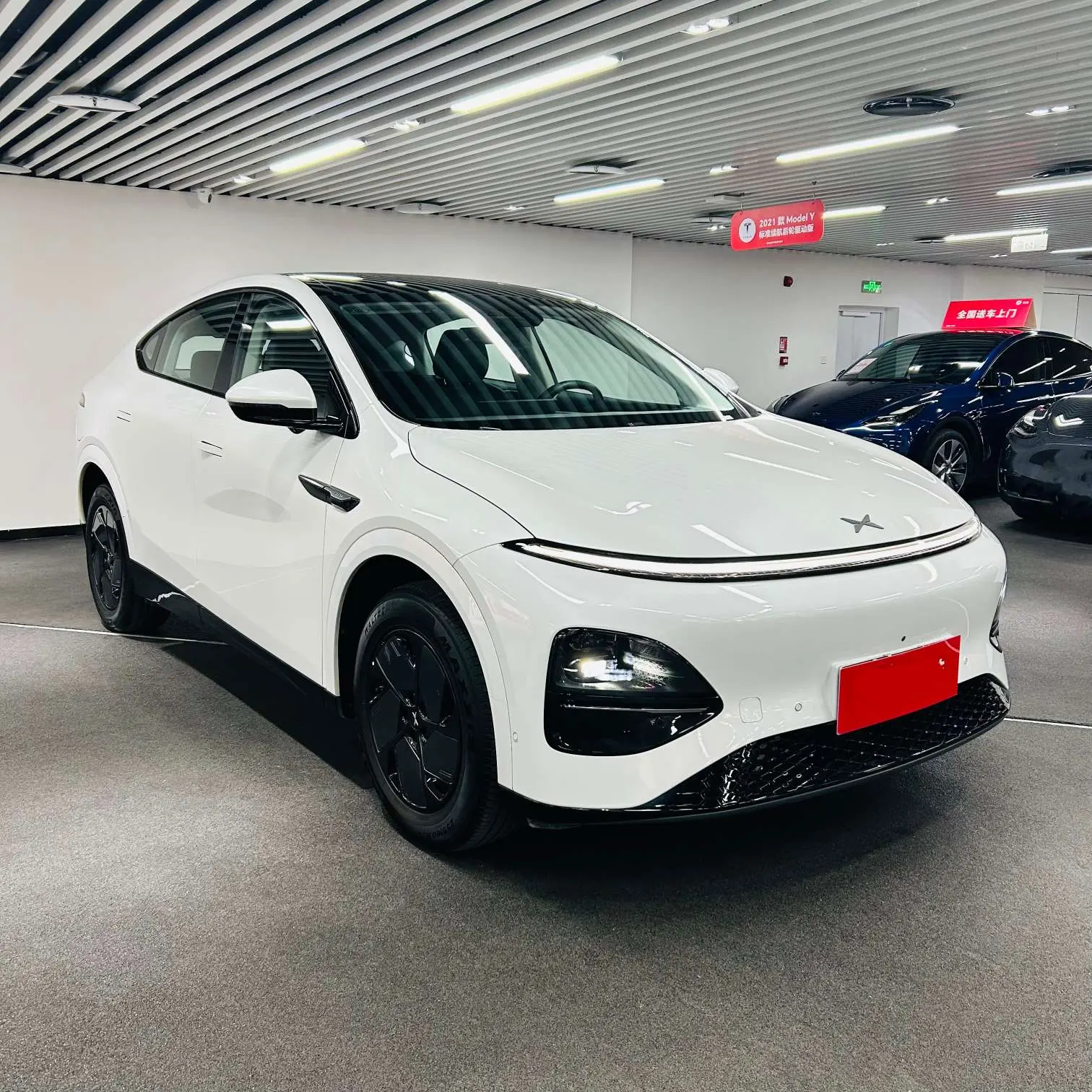 Xpeng G6  из Китая