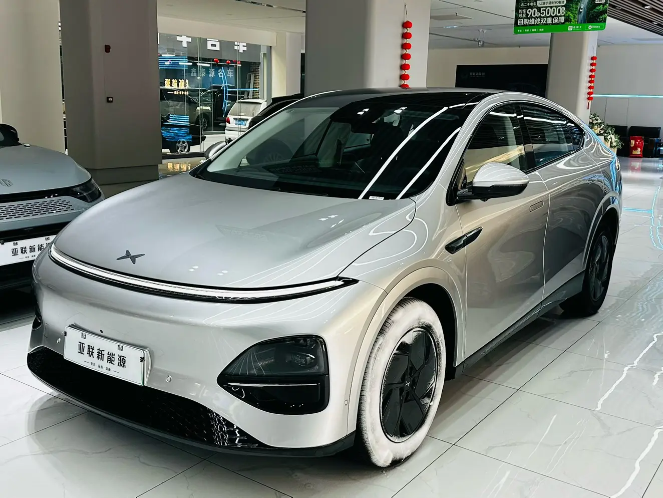 Xpeng G6  из Китая