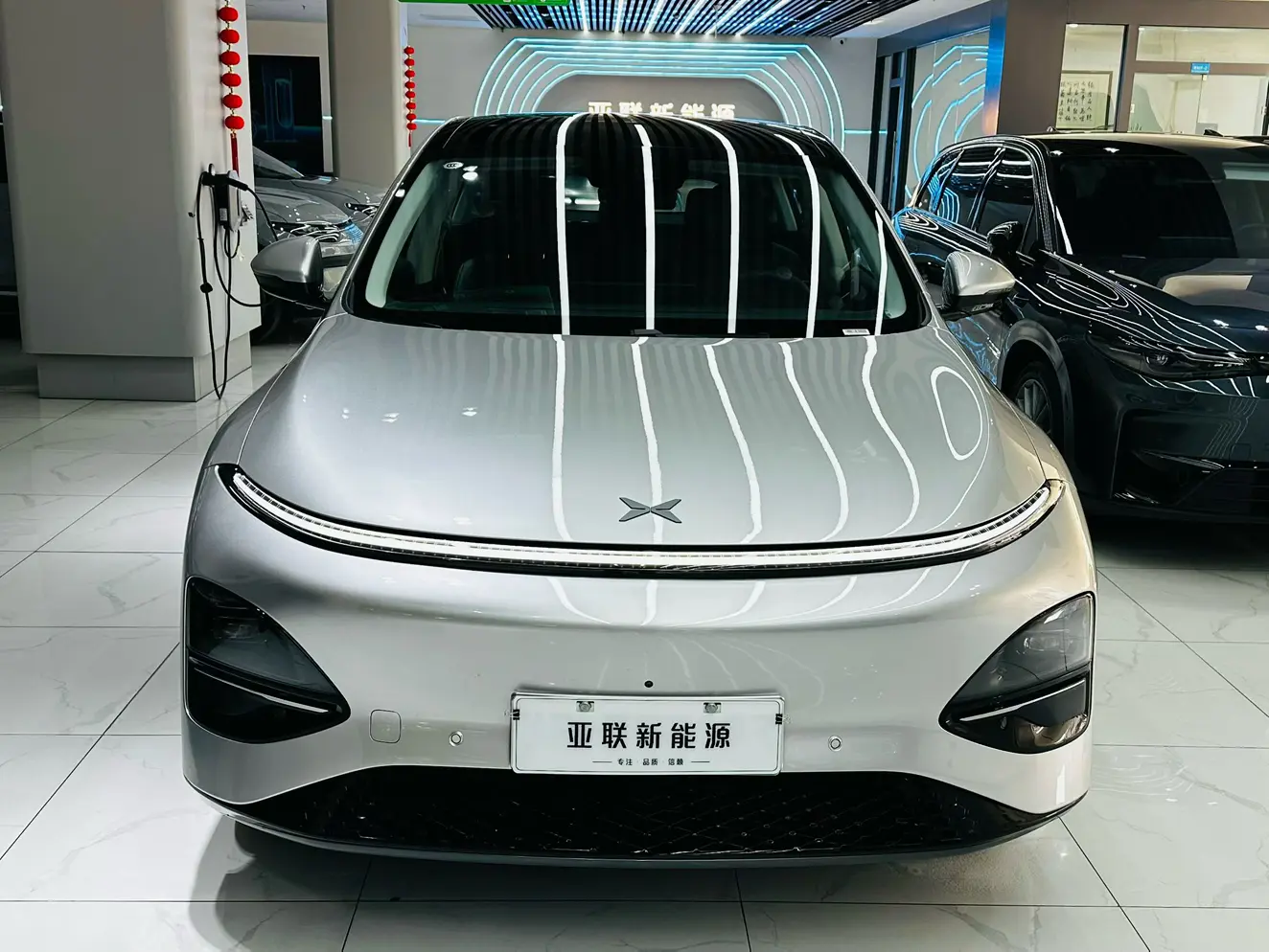 Xpeng G6  из Китая