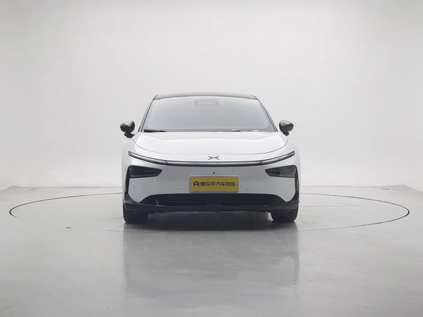 Xpeng P7+  из Китая