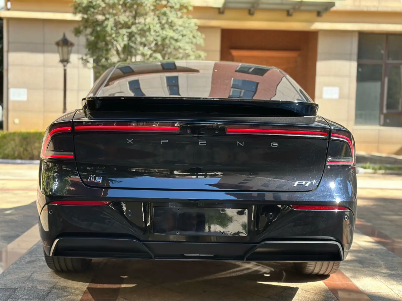 Xpeng P7+  из Китая