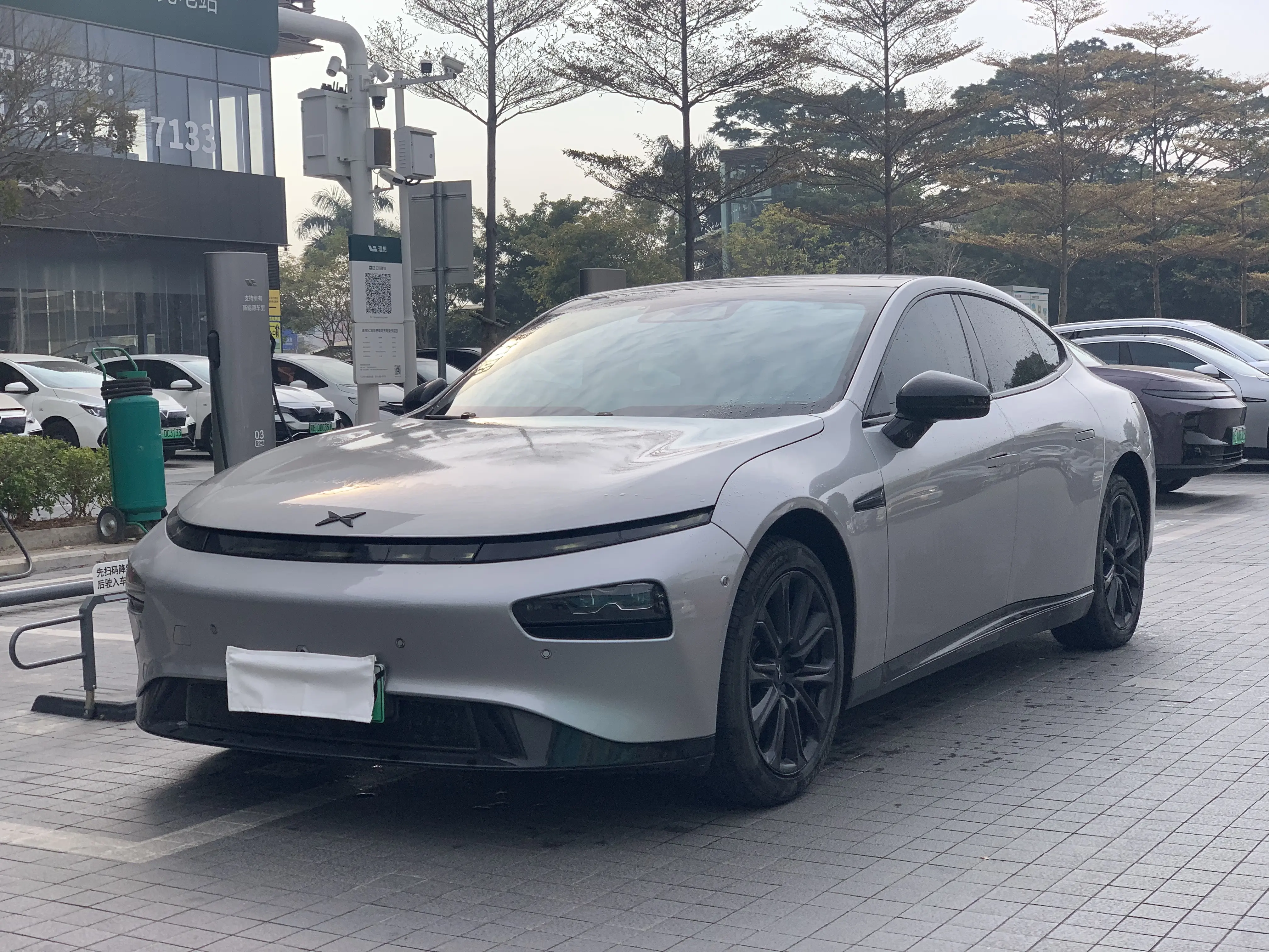 Xpeng P7  из Китая