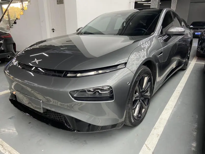 Xpeng P7  из Китая