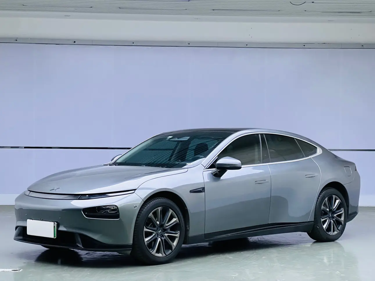 Xpeng P7  из Китая