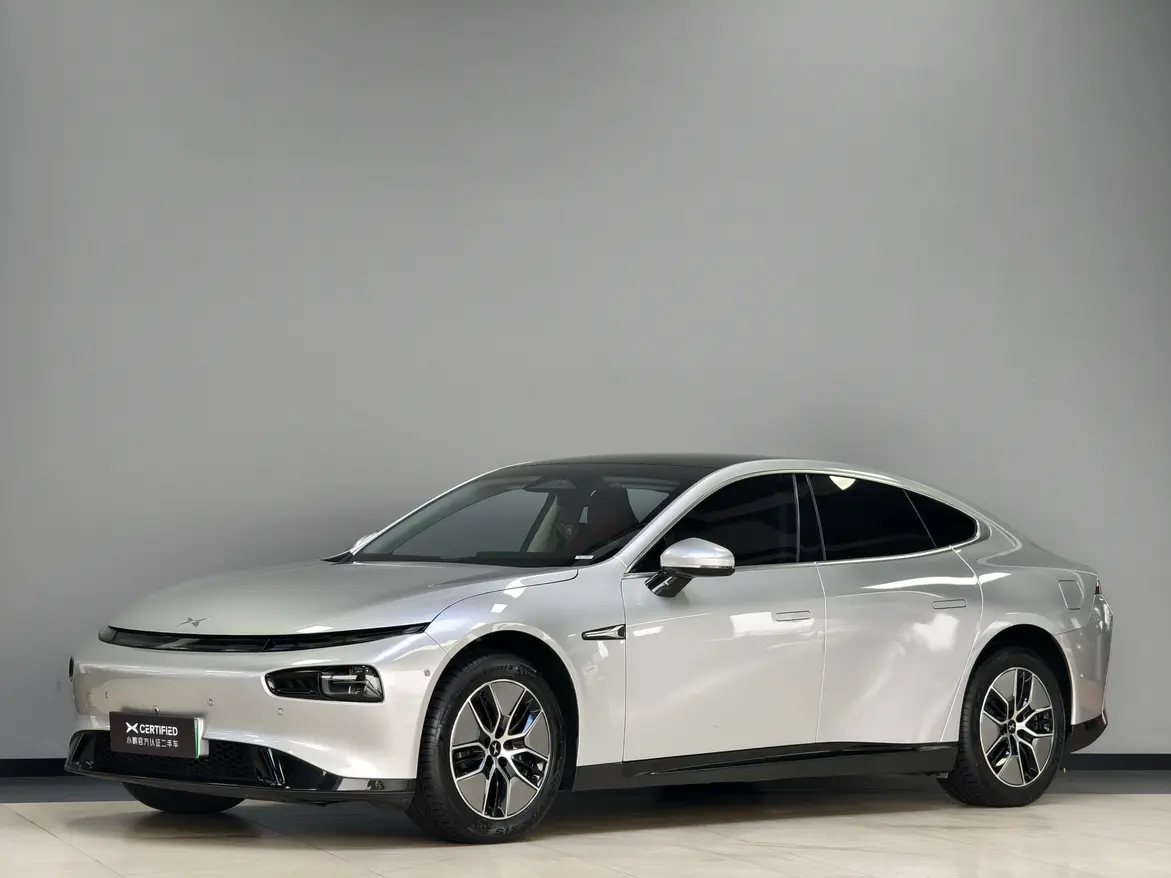 Xpeng P7  из Китая