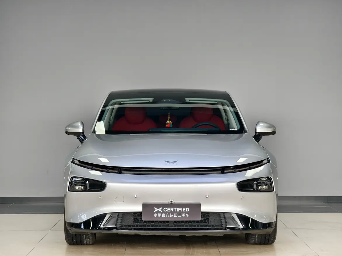 Xpeng P7  из Китая