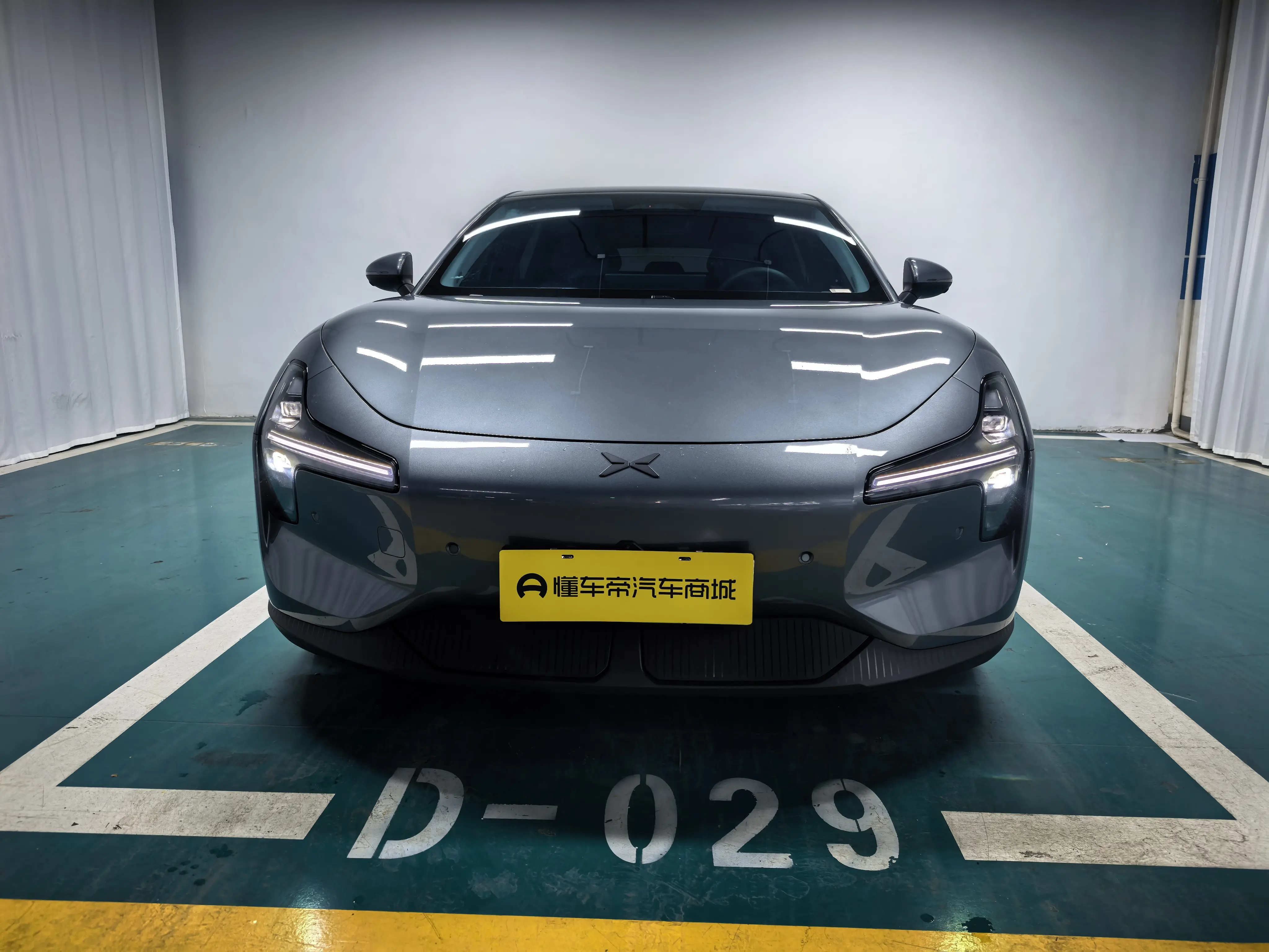 Xpeng Xiaopeng MONA M03  из Китая