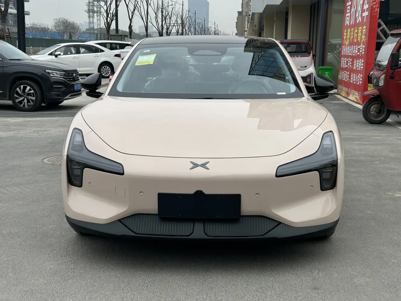 Xpeng Xiaopeng MONA M03  из Китая