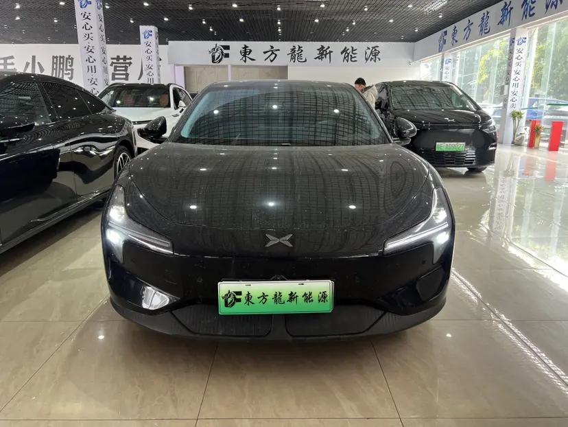 Xpeng Xiaopeng MONA M03  из Китая