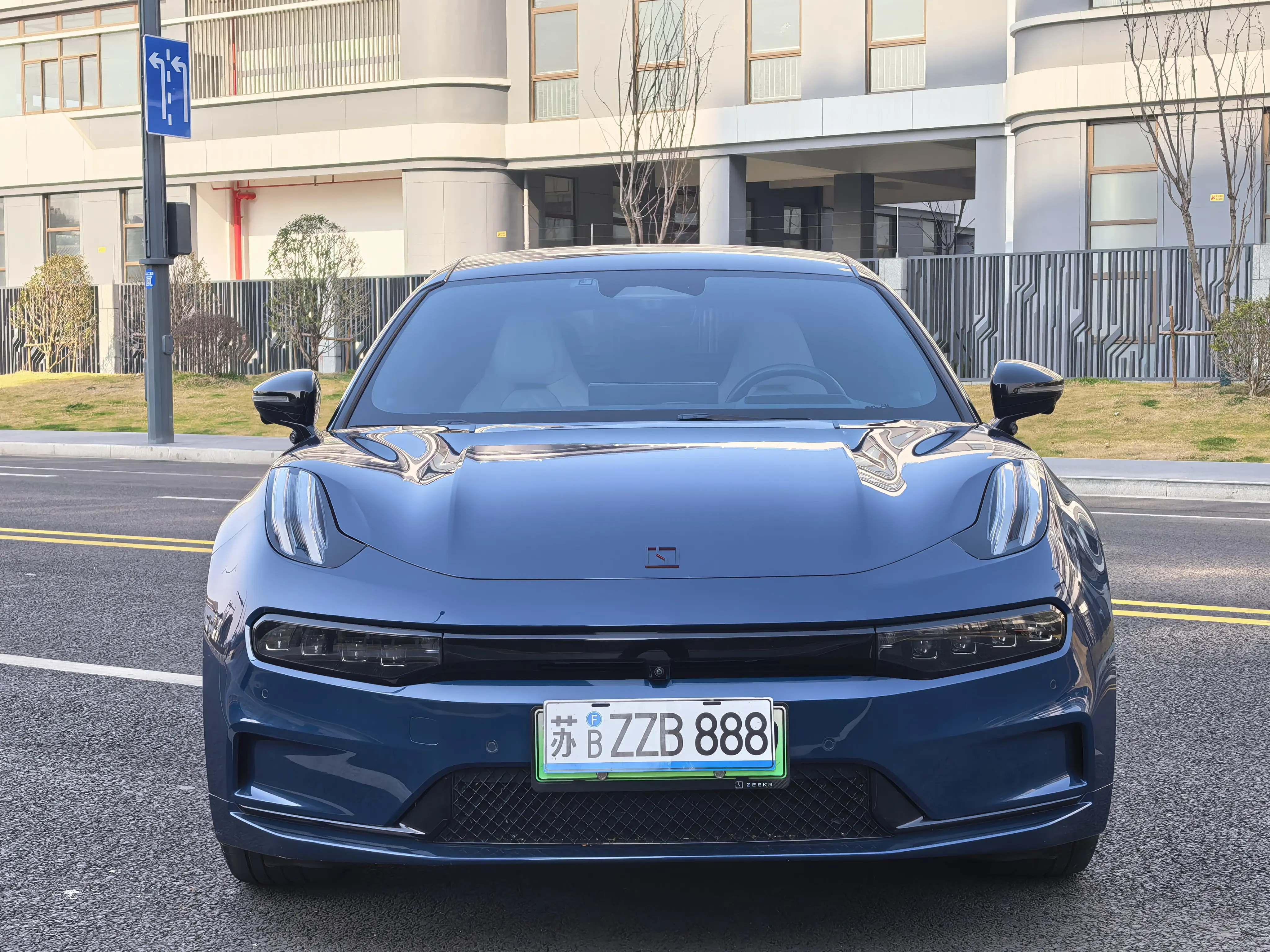 ZEEKR 001  из Китая