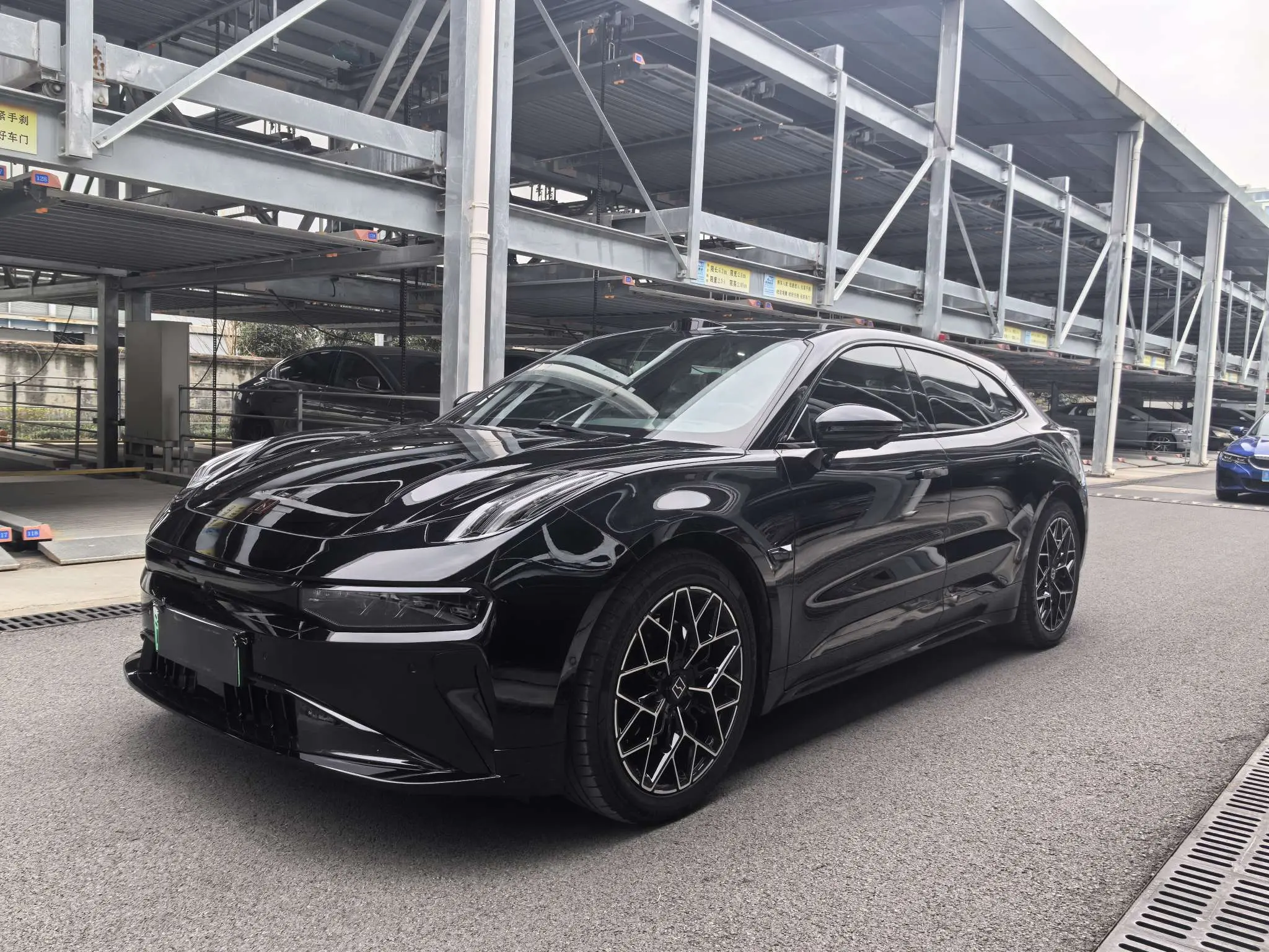 ZEEKR 001  из Китая