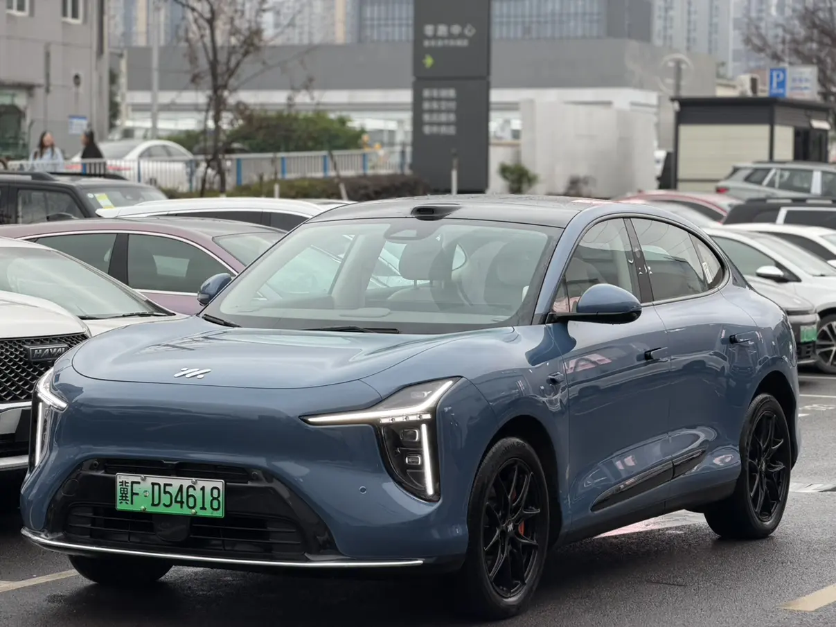 Zhiji LS6  из Китая