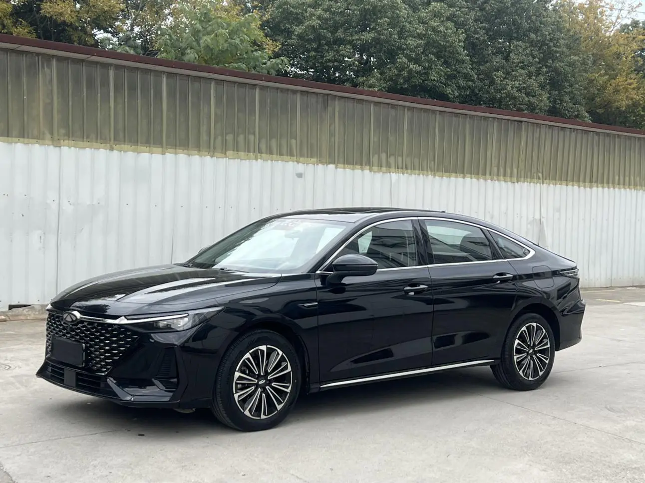 Chery Fengyun A8  из Китая