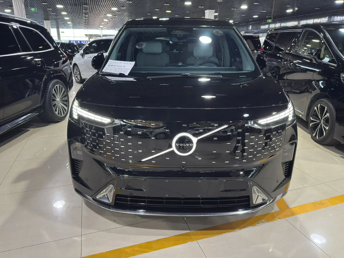 Volvo EM90  из Китая