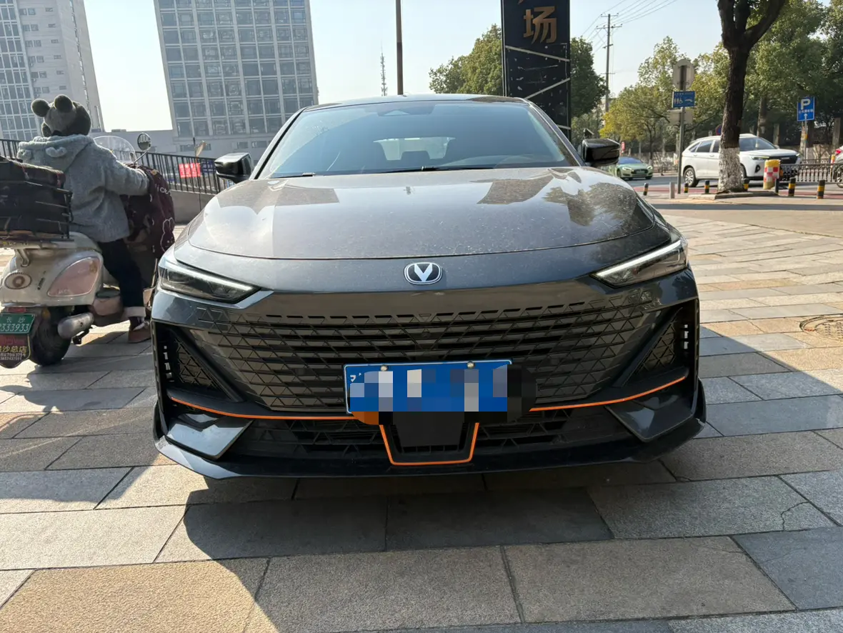 Changan UNI-V  из Китая