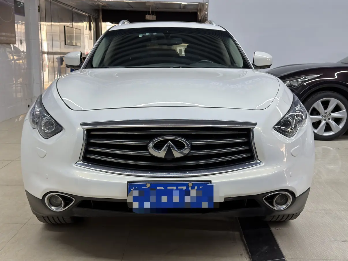 Infiniti QX70  из Китая