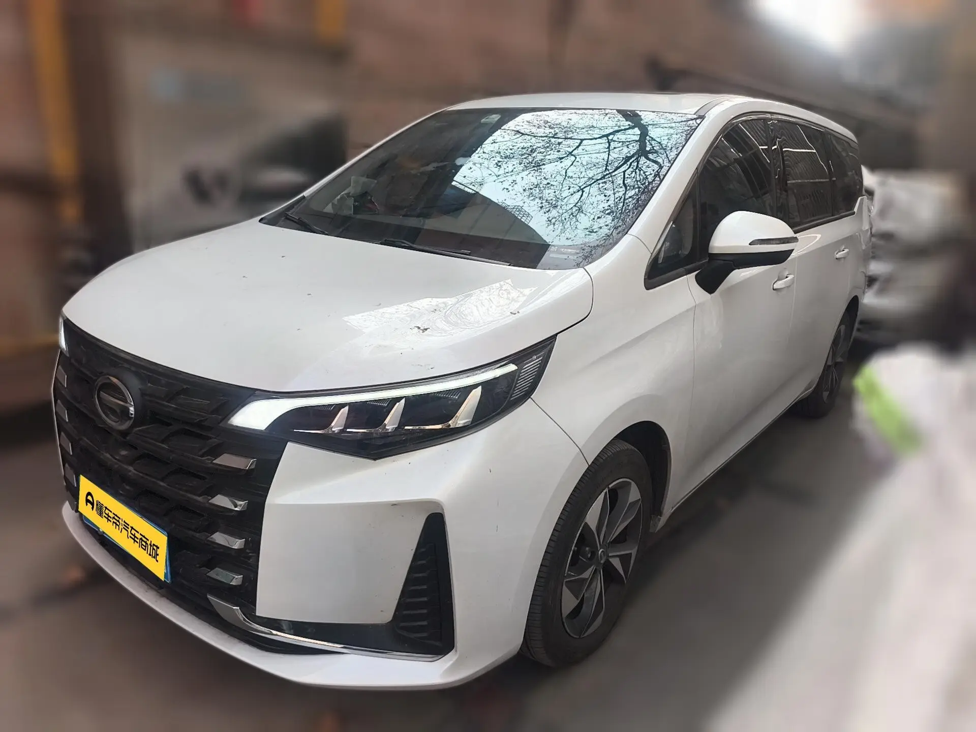 GAC Trumpchi M6  из Китая