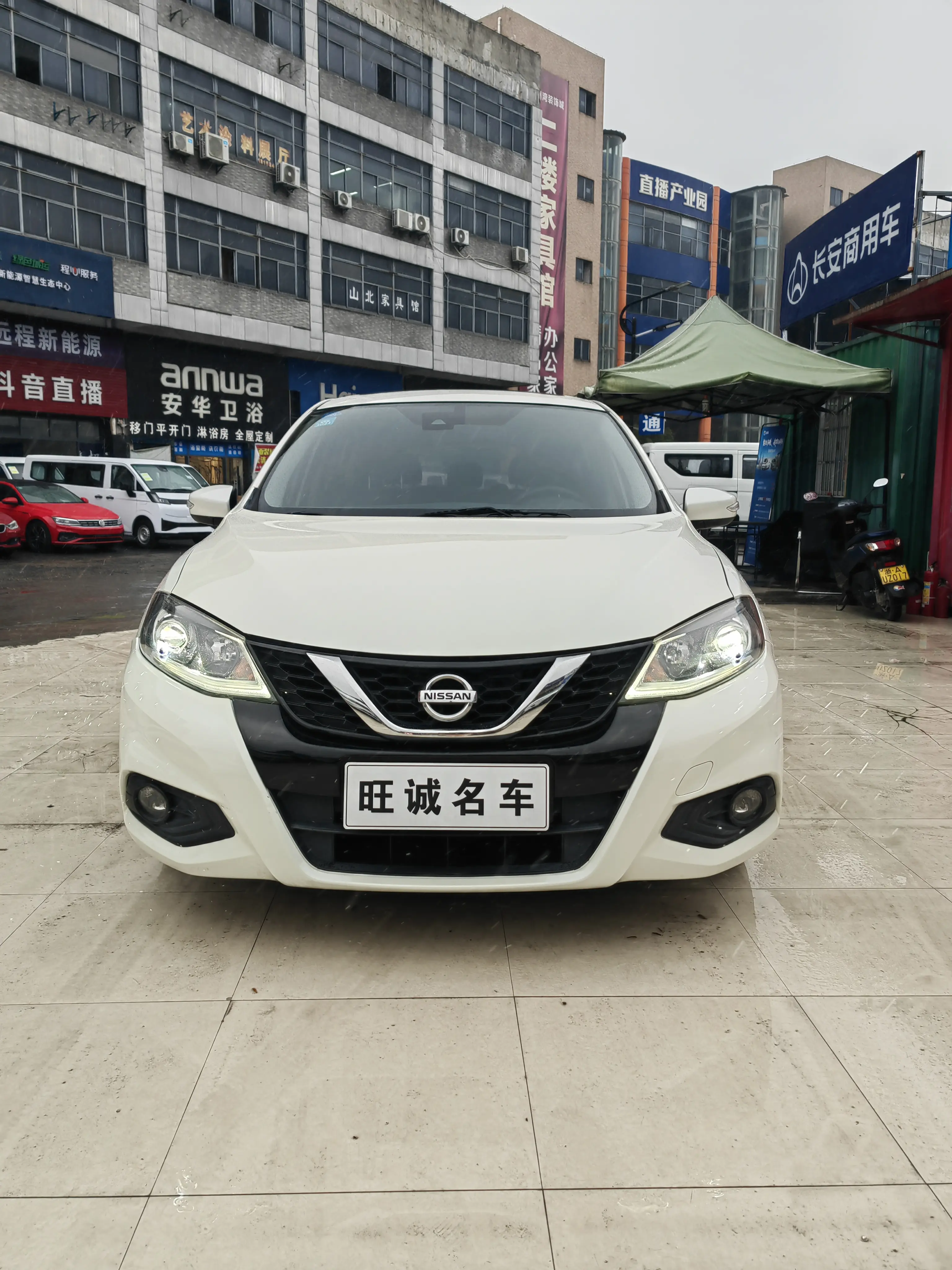 Nissan Tiida  из Китая