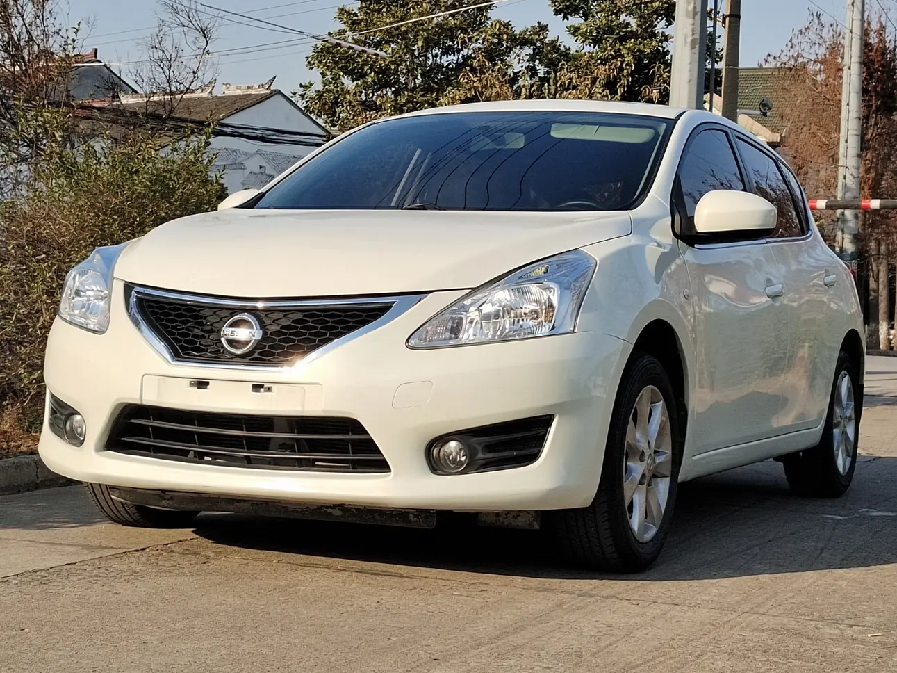 Nissan Tiida  из Китая