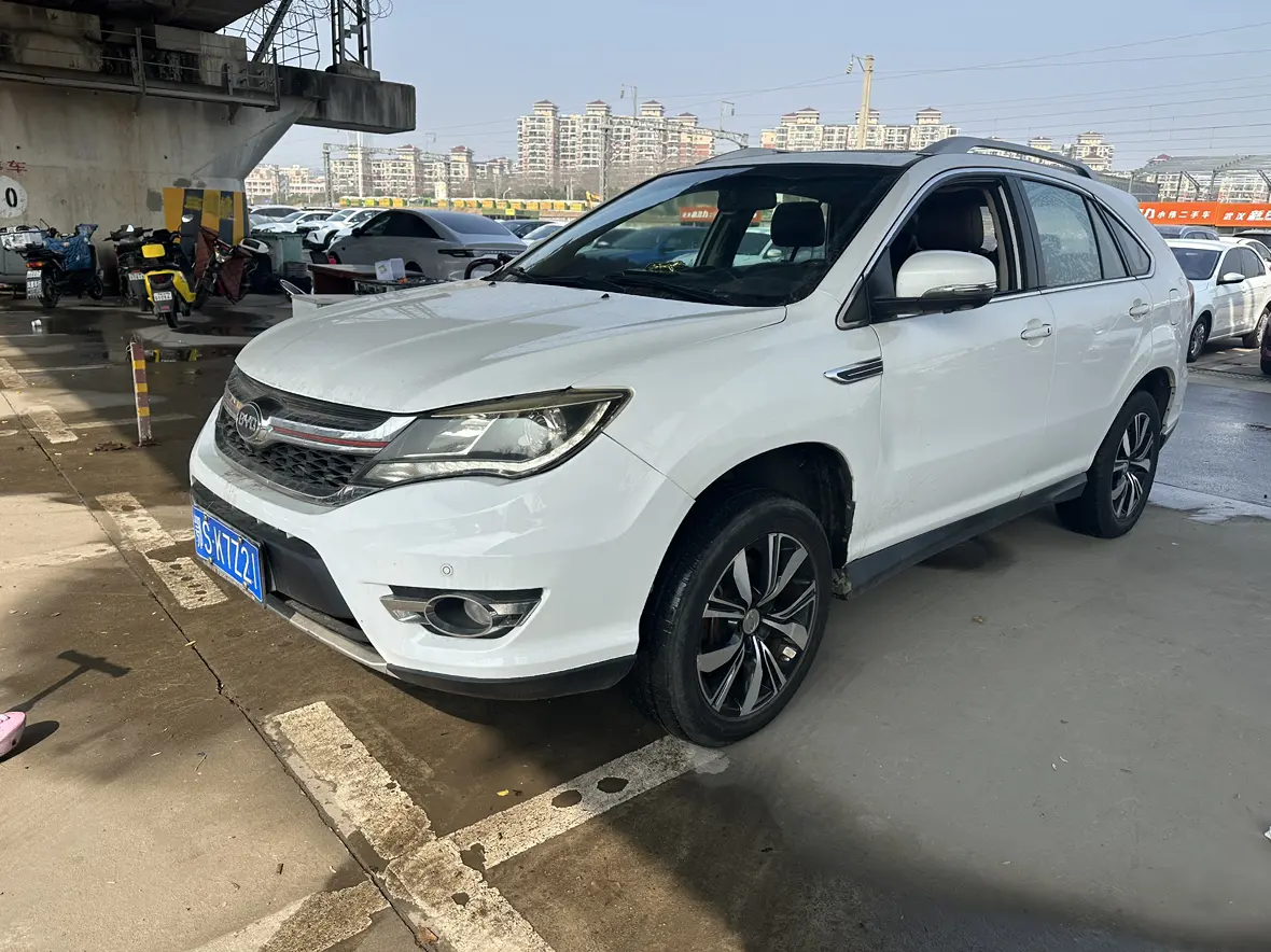BYD S7  из Китая