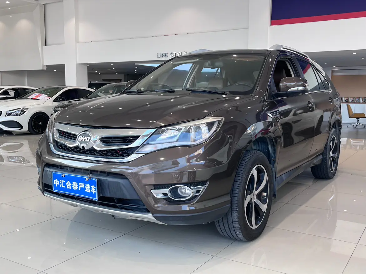 BYD S7  из Китая