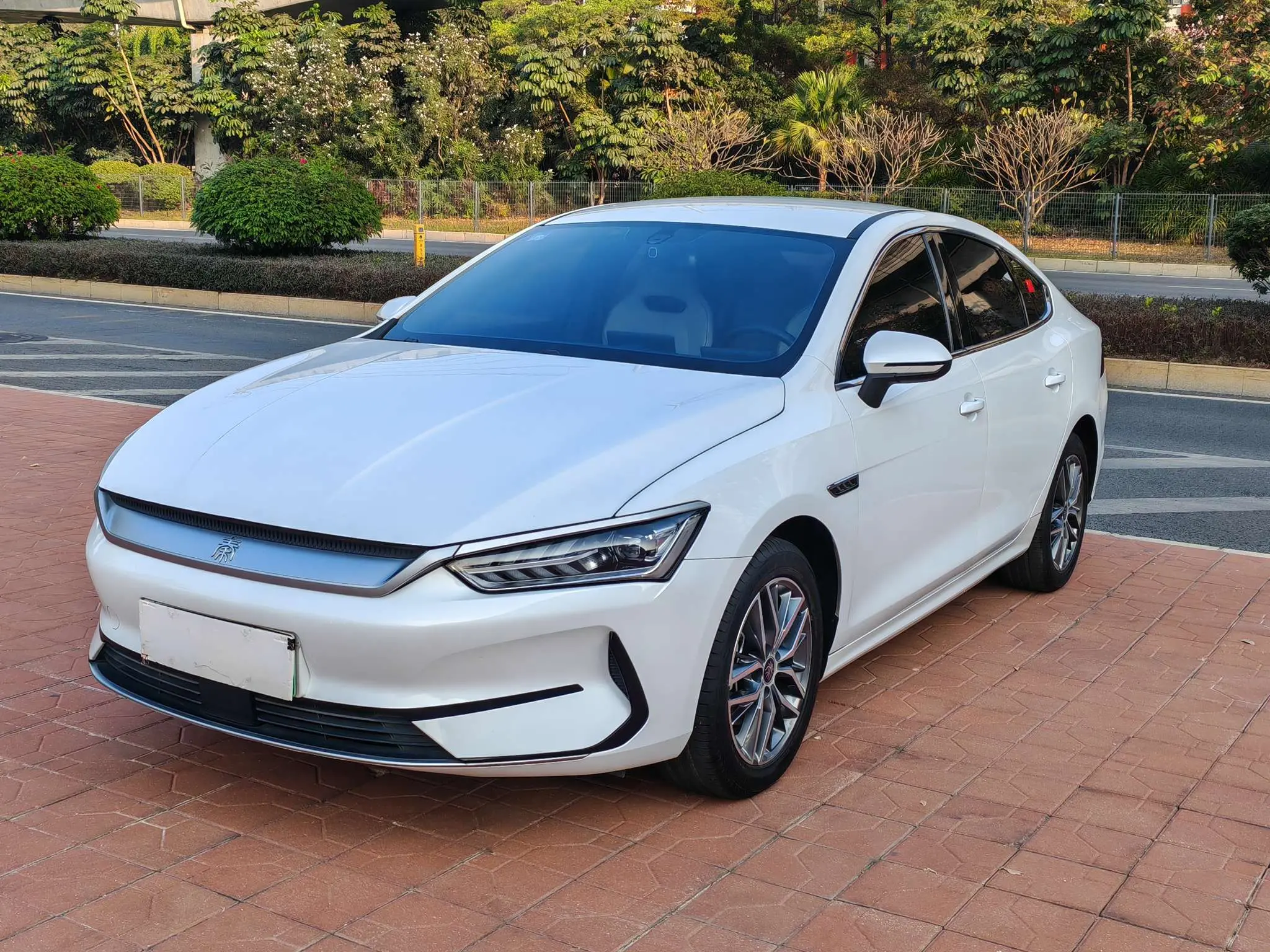 BYD Qin PLUS EV  из Китая