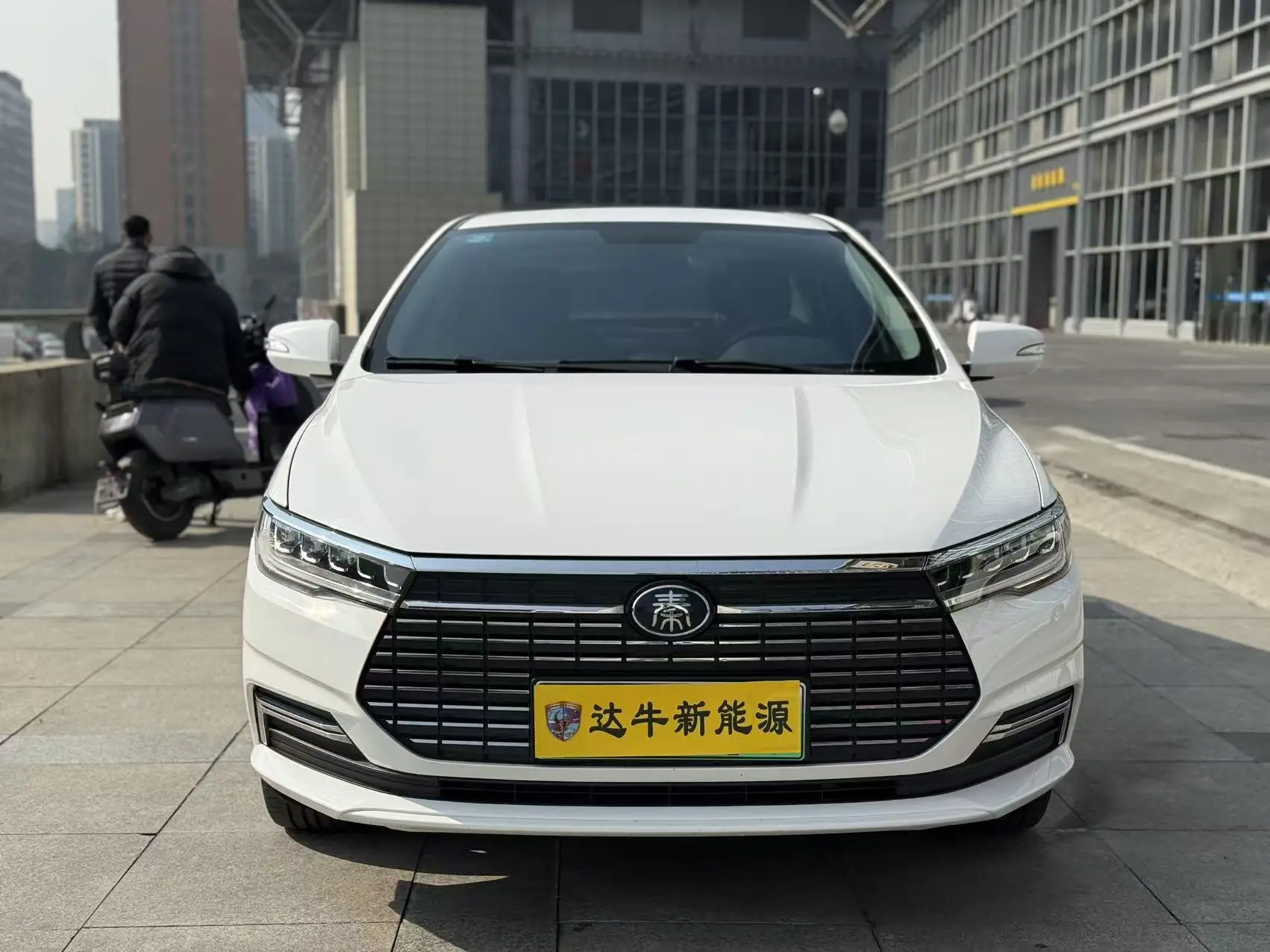 BYD QinEV  из Китая