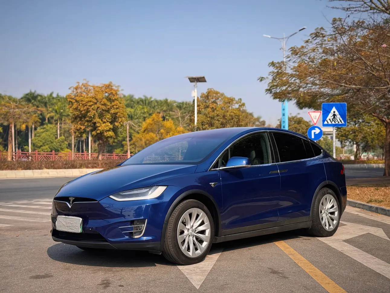 Tesla Model X  из Китая
