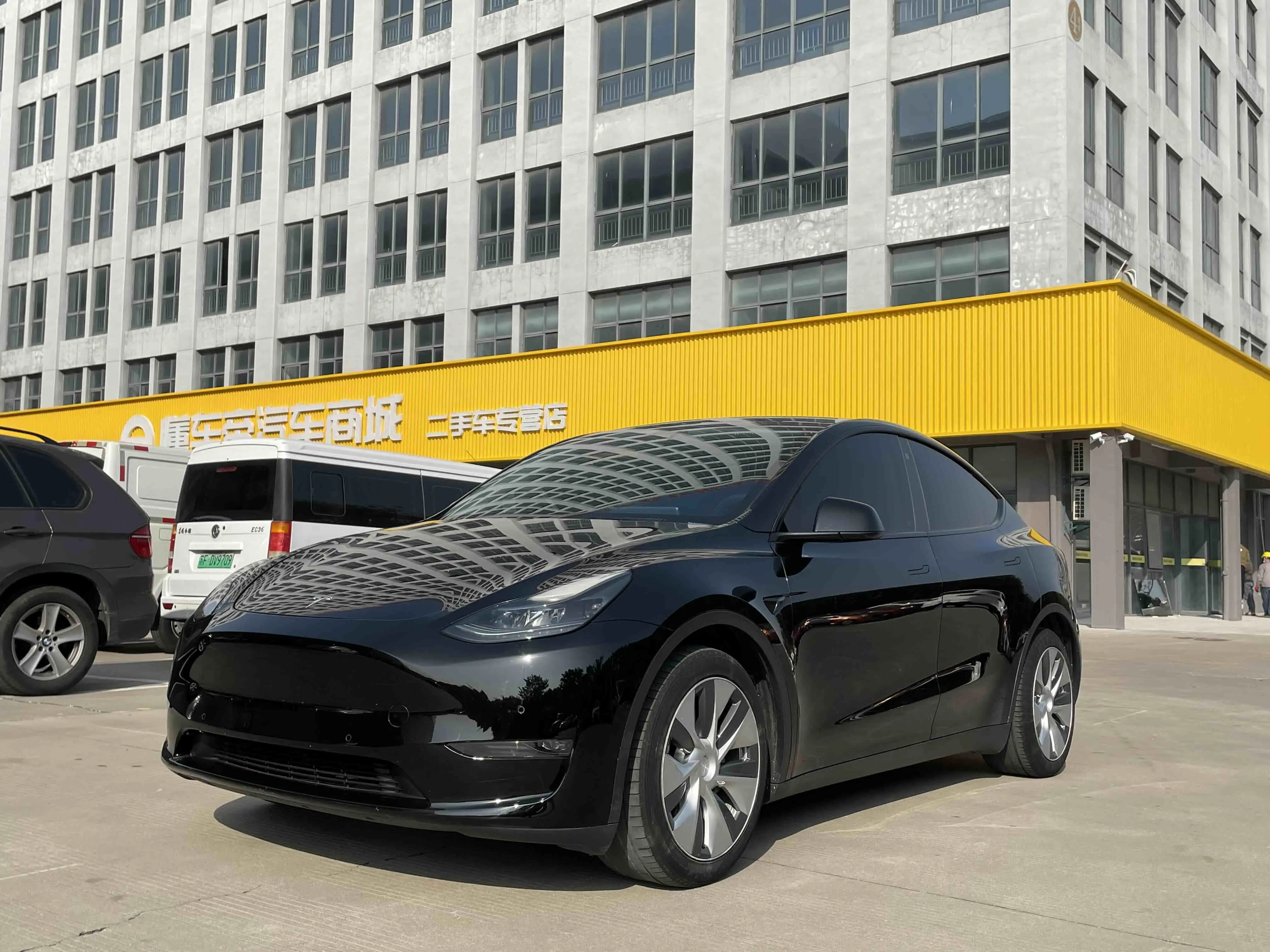 Tesla Model Y  из Китая
